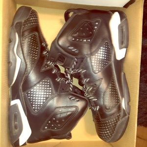 Jordan retro 6 “black cat”